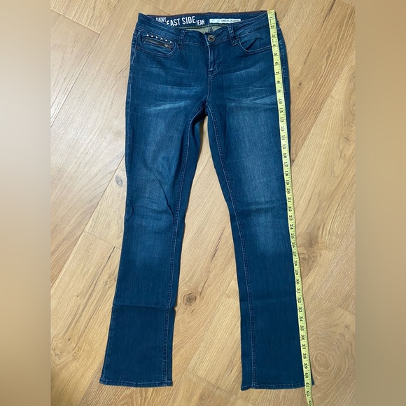 DKNY flare leg jeans - Picture 5 of 8